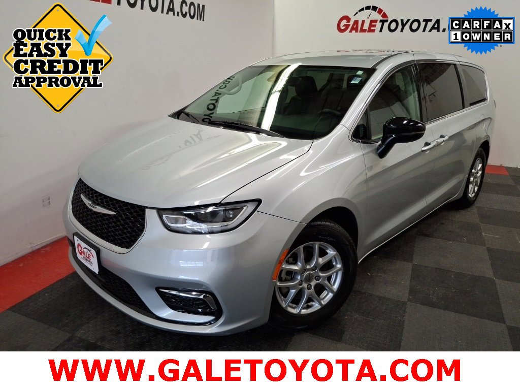 Used 2024 Chrysler Pacifica Touring-L