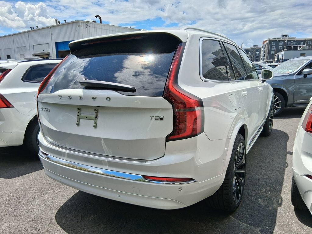 New 2026 Volvo XC90 T8 Plus w/ Protection Package Premier AWD/4WD image 6