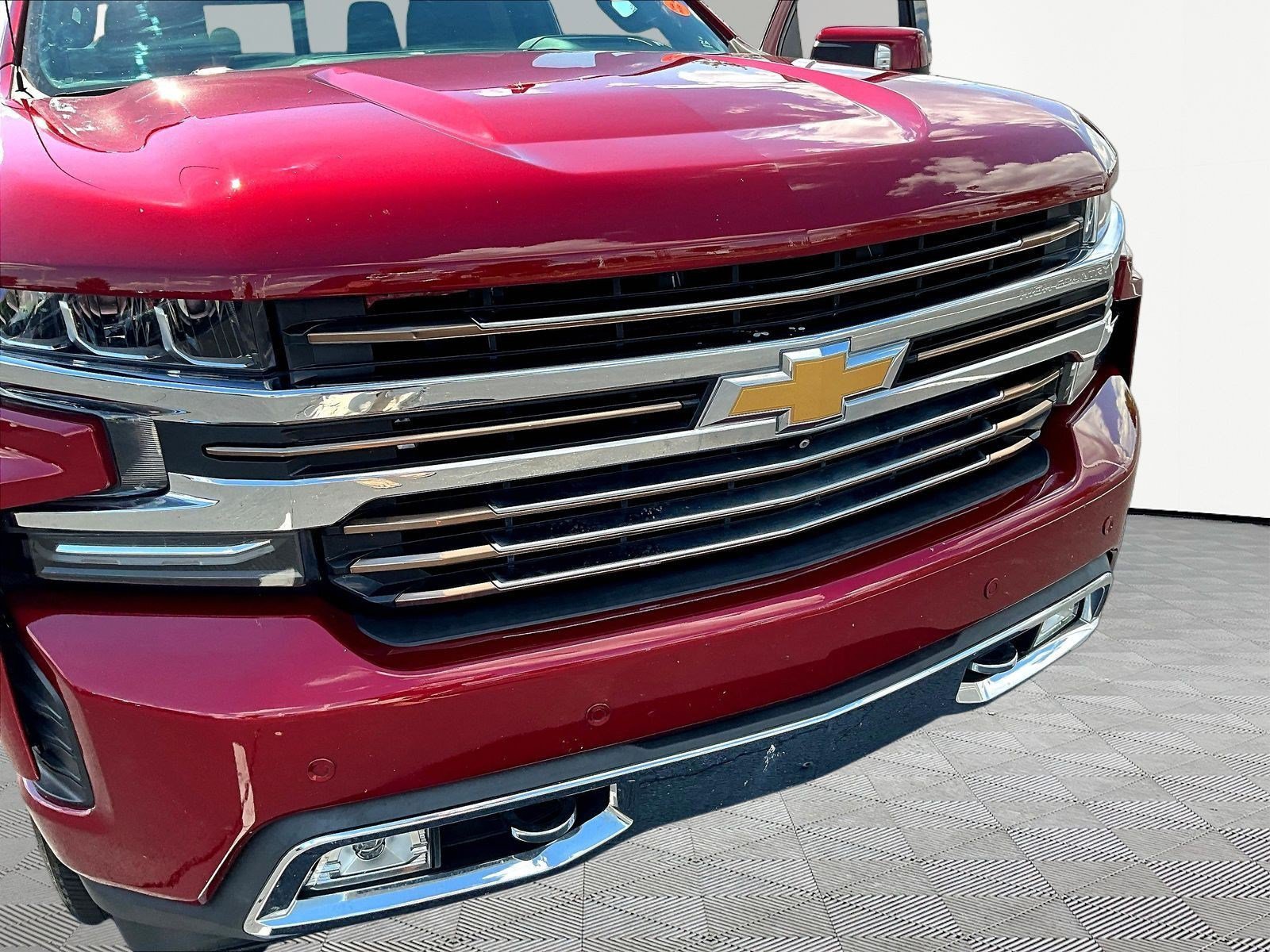 Used 2020 Chevrolet Silverado 1500 High Country w/ Technology Package AWD/4WD image 34
