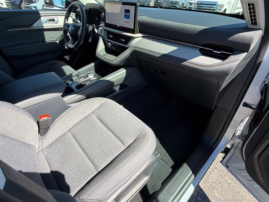 New 2026 Ford Explorer Active AWD/4WD image 23