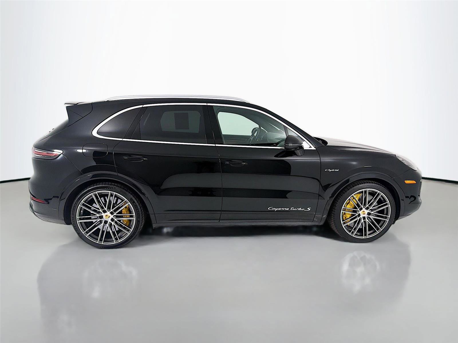 Certified 2023 Porsche Cayenne Turbo S image 7