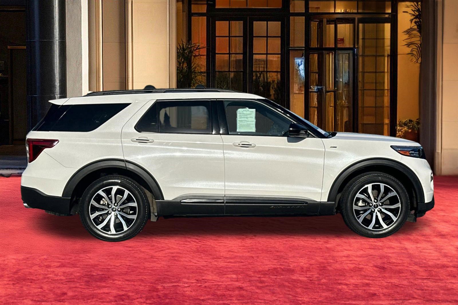 Used 2022 Ford Explorer ST-Line w/ Class IV Trailer Tow Package AWD/4WD image 6