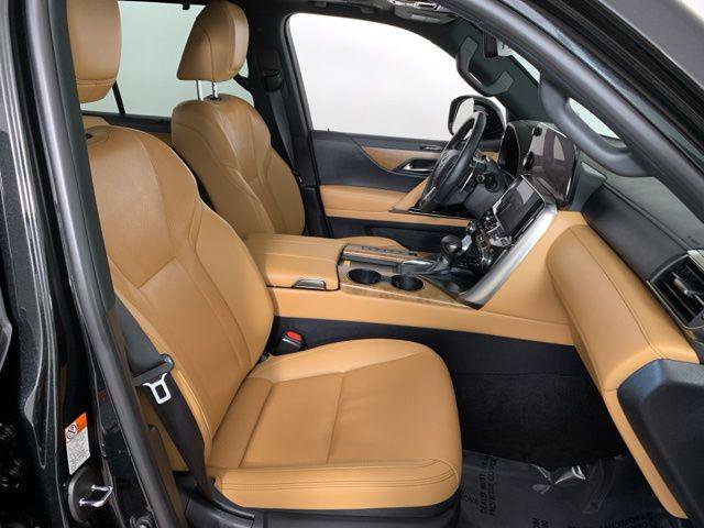 Certified 2025 Lexus LX 600 4WD w/ Interior Upgrade Package image 42