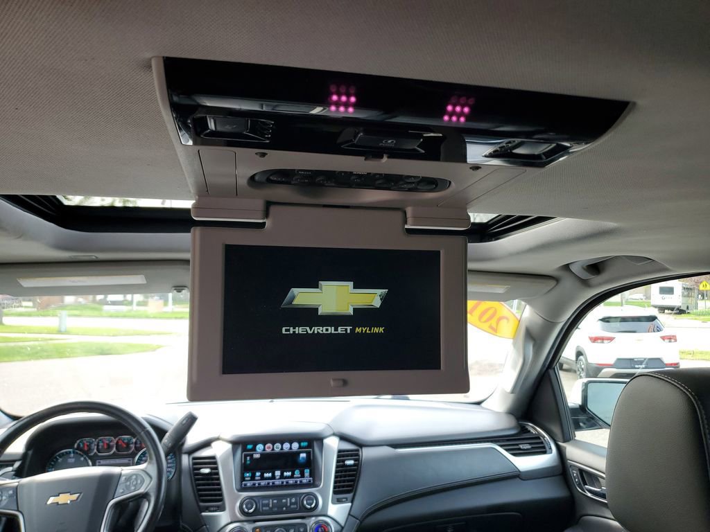 Used 2018 Chevrolet Suburban LT AWD/4WD image 12