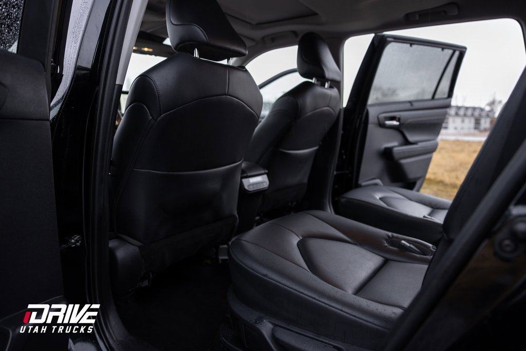 Used 2023 Toyota Highlander XLE image 25