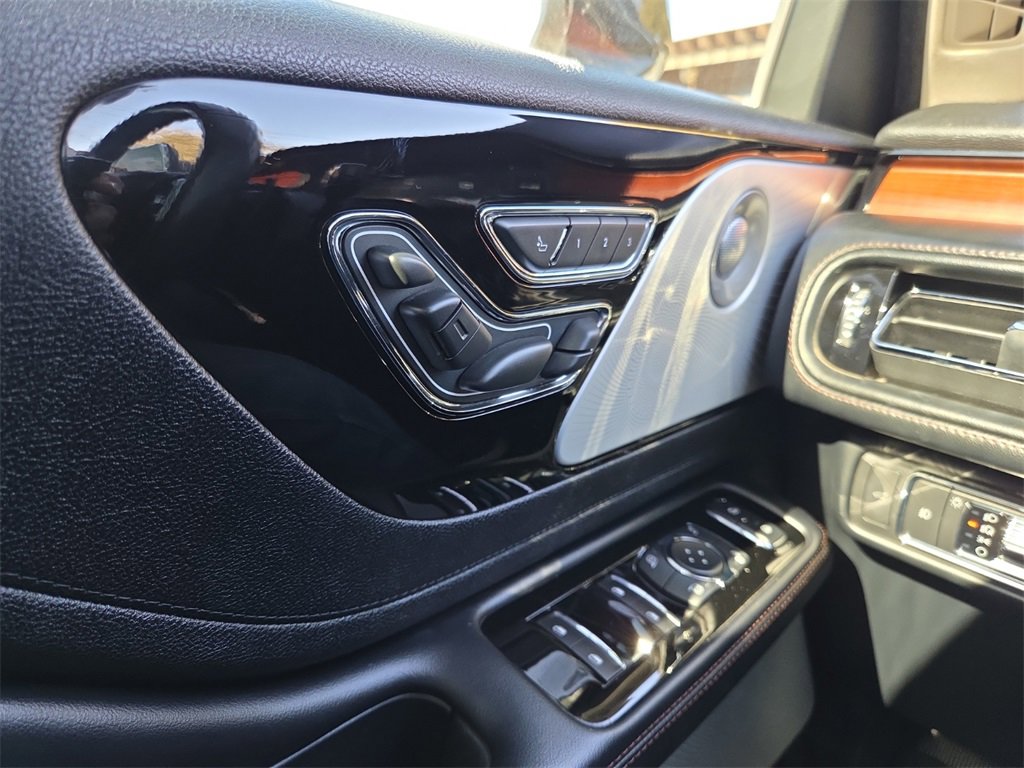 Certified 2022 Lincoln Aviator Reserve w/ Equipment Group 201A image 17