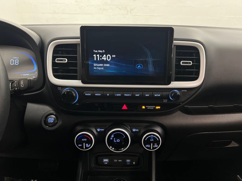 Used 2025 Hyundai Venue Limited FWD image 19