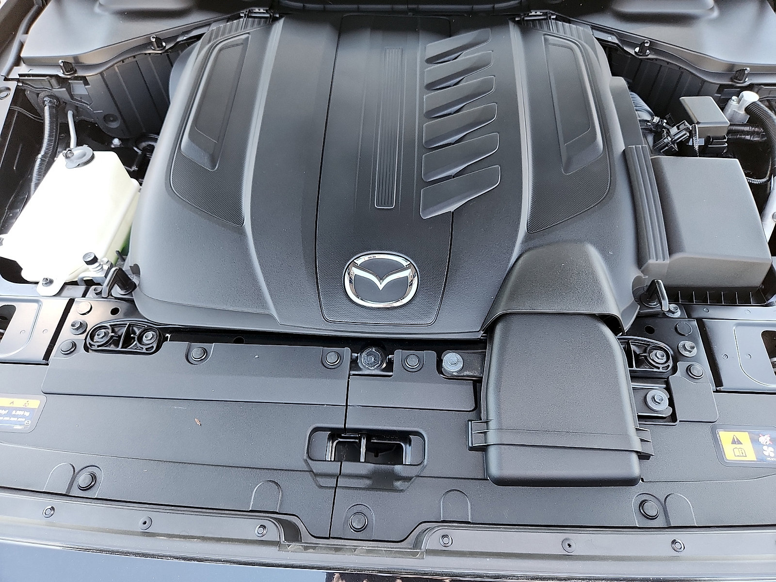 Certified 2024 MAZDA CX-90 3.3 Turbo w/ Preferred Plus AWD/4WD image 32
