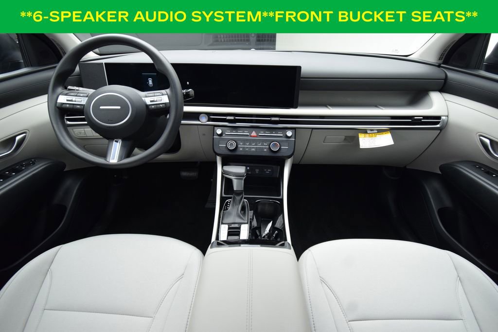 Used 2025 Hyundai Tucson SE image 4