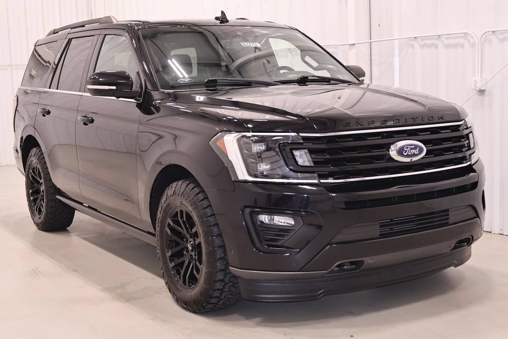Certified 2020 Ford Expedition Limited w/ Equipment Group 303A AWD/4WD image 4