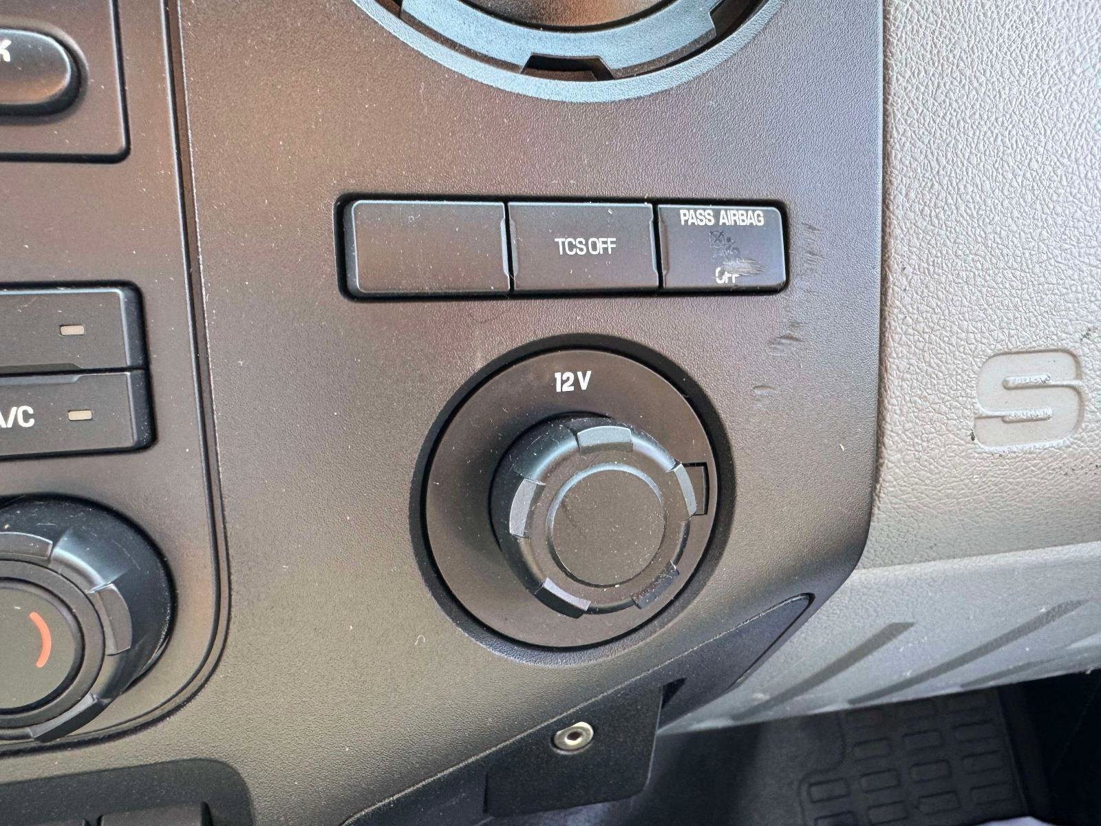 Used 2015 Ford F550 2WD Regular Cab Super Duty image 20