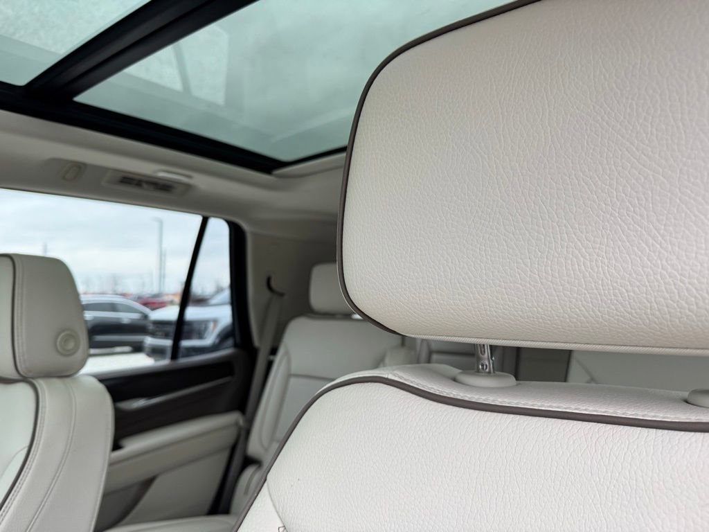 Used 2021 GMC Yukon Denali w/ Denali Premium Package image 26