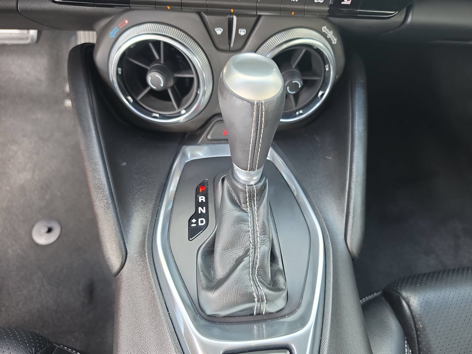 Used 2017 Chevrolet Camaro LT RWD image 17