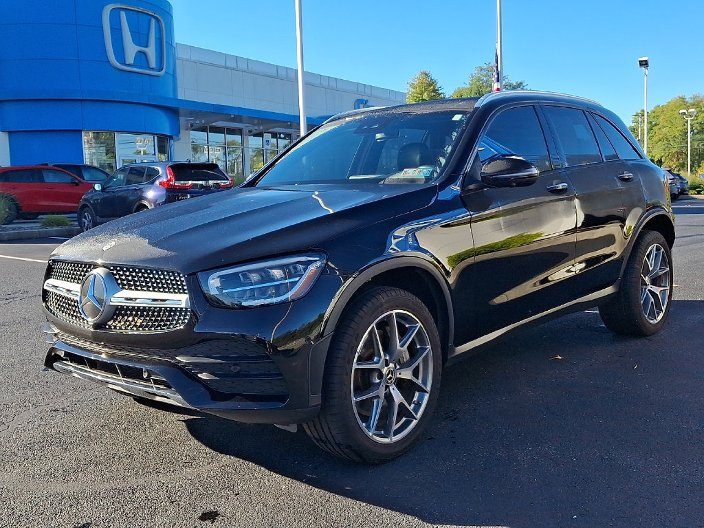 Used 2022 Mercedes-Benz GLC 300 4MATIC image 3