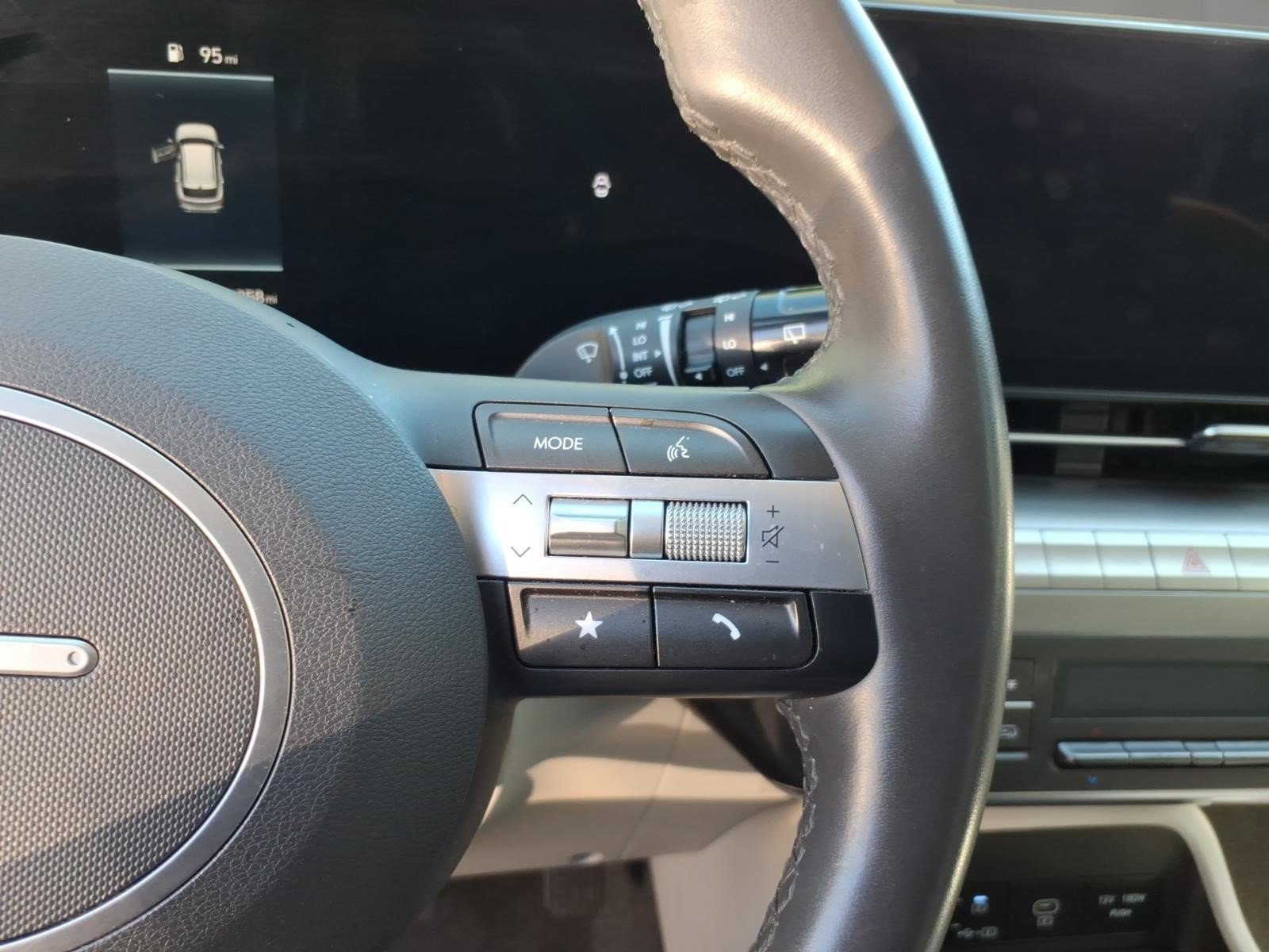 Used 2025 Hyundai Kona SEL AWD/4WD image 11