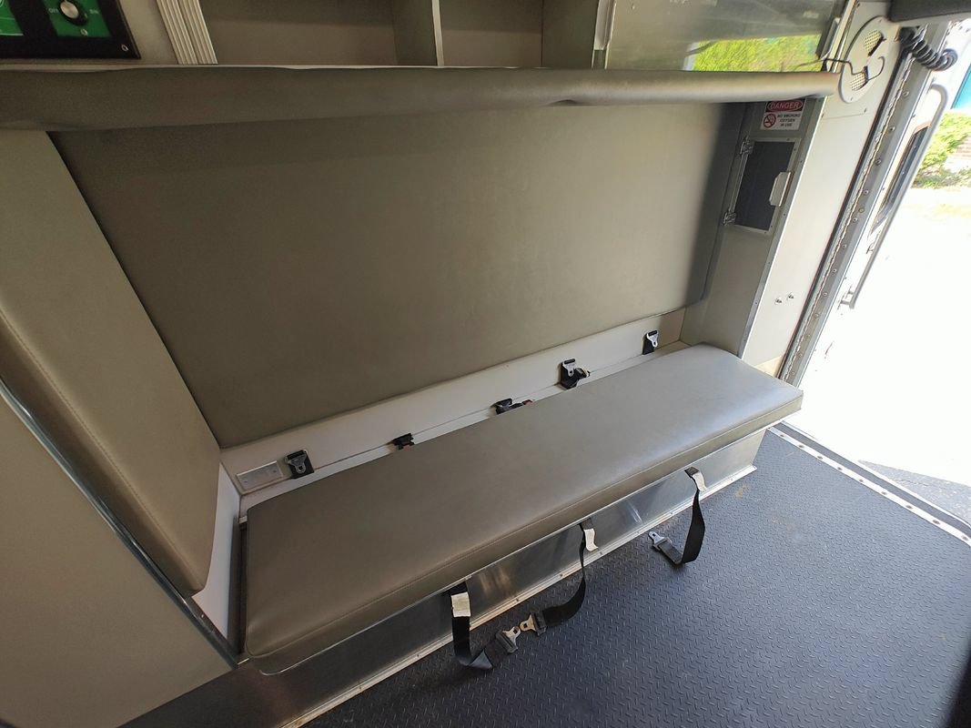 Used 2012 Ford E-450 and Econoline 450 Super Duty w/ Ambulance Prep Pkg RWD image 32