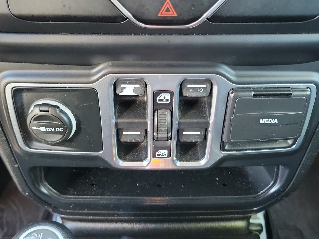 Used 2018 Jeep Wrangler Unlimited Sport S AWD/4WD image 30