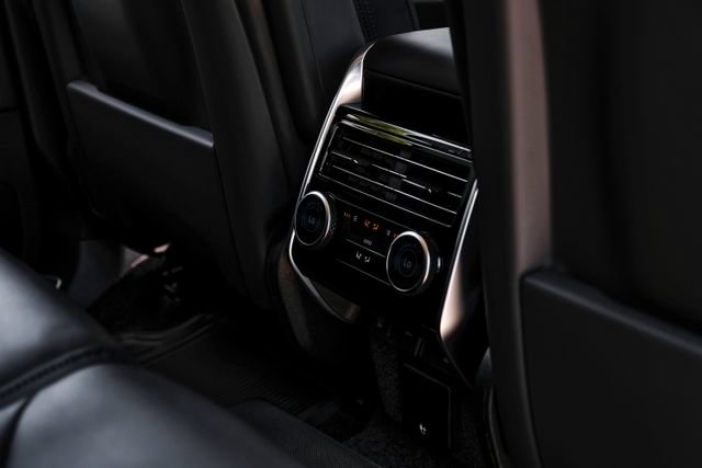 New 2026 Land Rover Range Rover SE AWD/4WD image 48