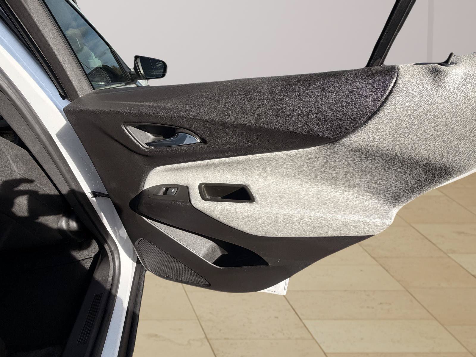 Used 2024 Chevrolet Equinox LS w/ LS Convenience Package FWD image 30