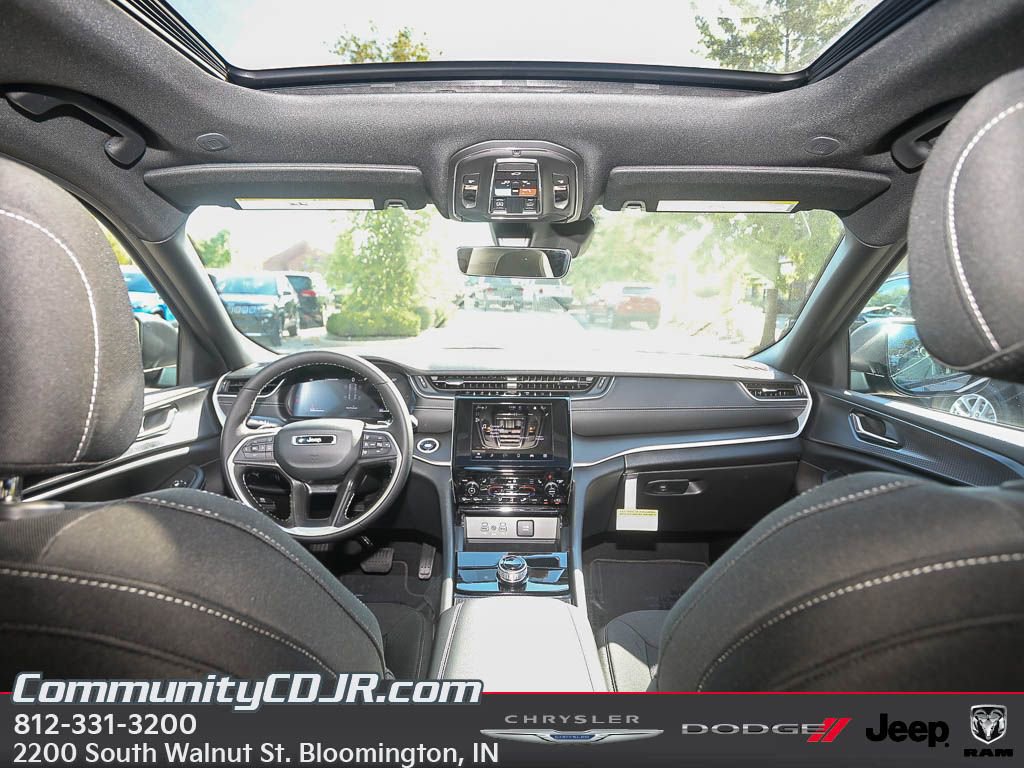 New 2025 Jeep Grand Cherokee Laredo X w/ Luxury Tech Group I image 20