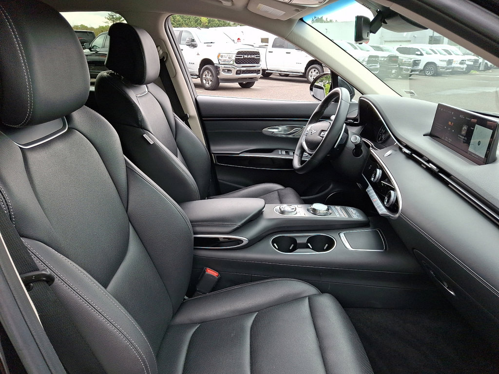 Used 2025 Genesis GV70 2.5T AWD/4WD image 12