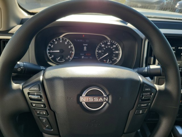 Certified 2025 Nissan Frontier SV image 23