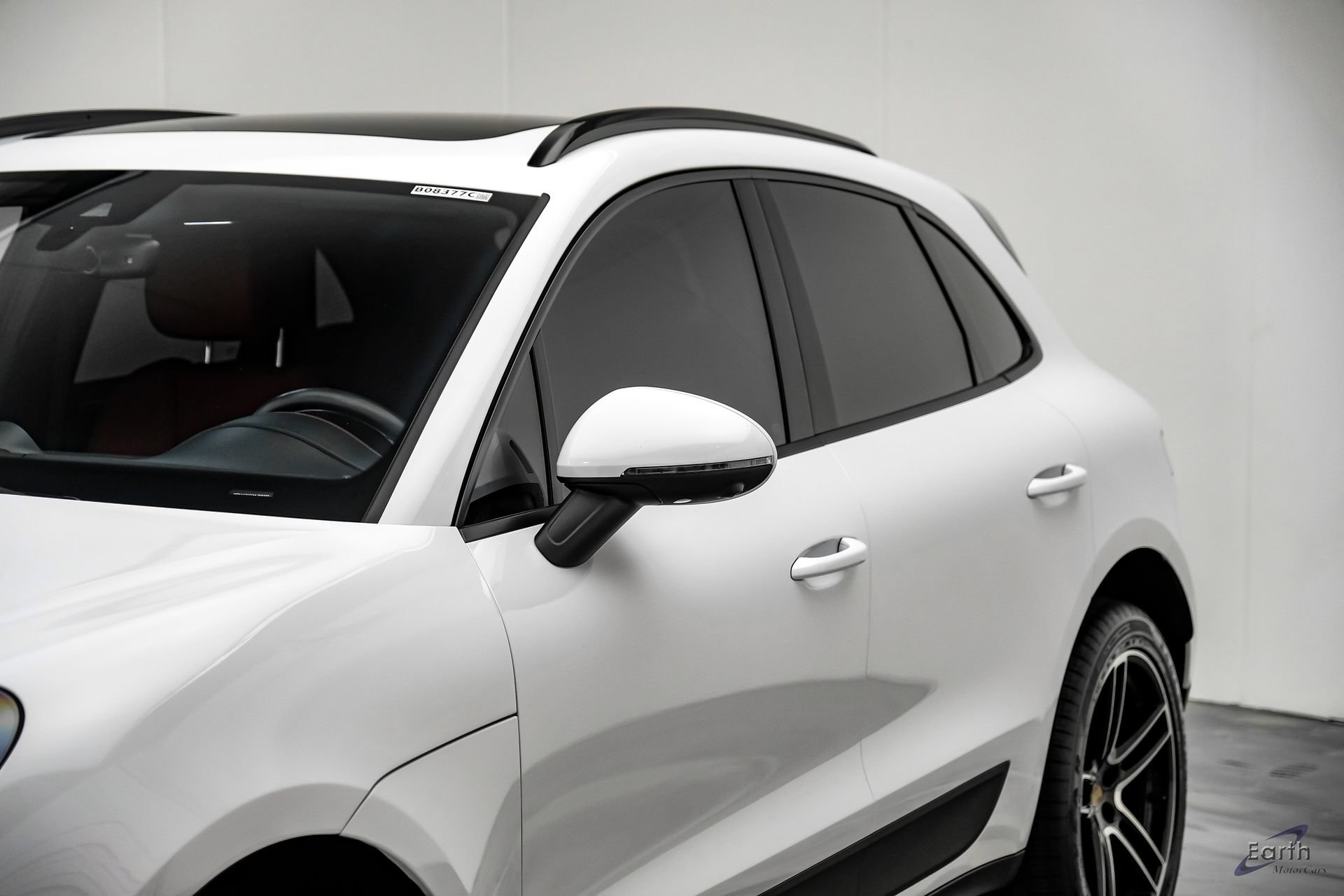 Used 2021 Porsche Macan AWD/4WD image 27
