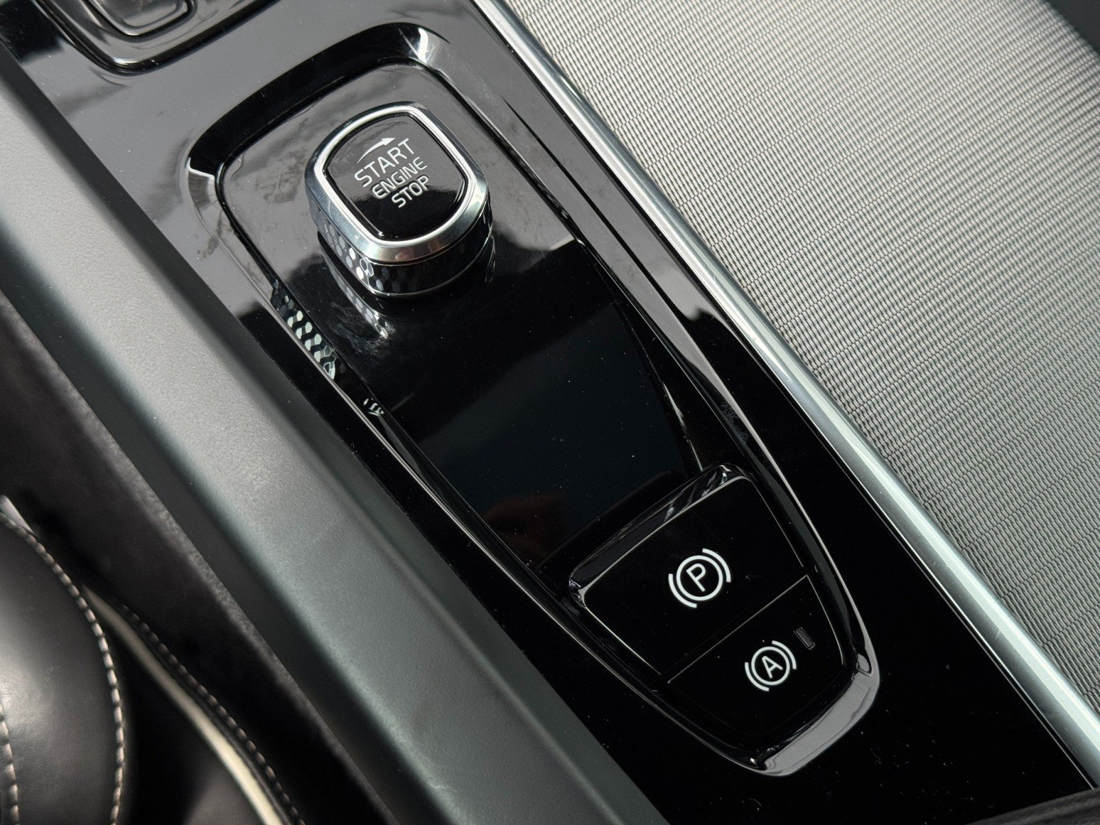 Used 2022 Volvo S60 B5 R-Design w/ Climate Package FWD image 29