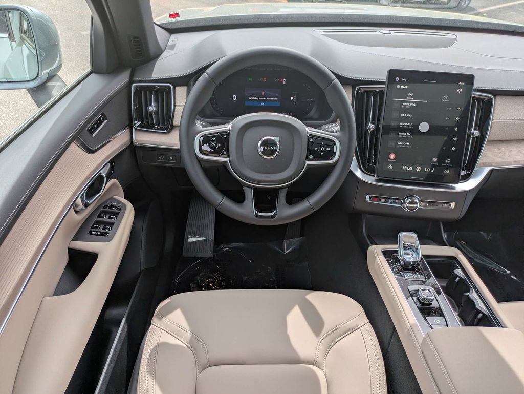 Used 2026 Volvo XC90 T8 Plus w/ Protection Package AWD/4WD image 18
