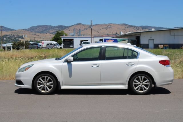 Used 2014 Subaru Legacy 2.5i Premium AWD/4WD image 2
