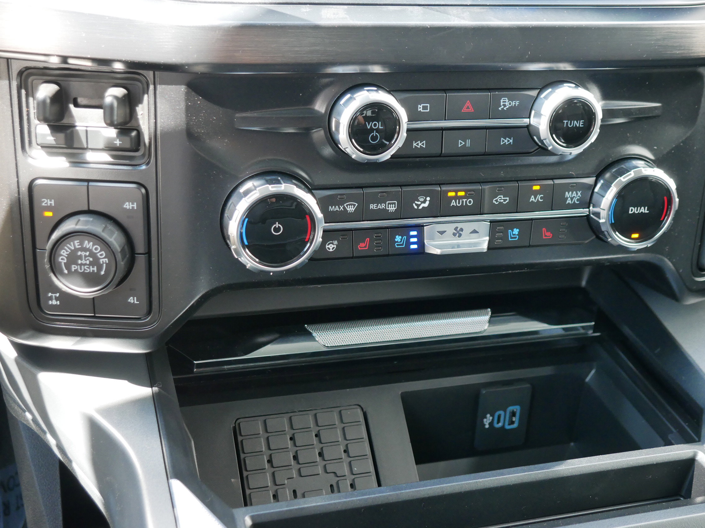 New 2025 Ford F350 Lariat w/ Lariat Ultimate Package image 20