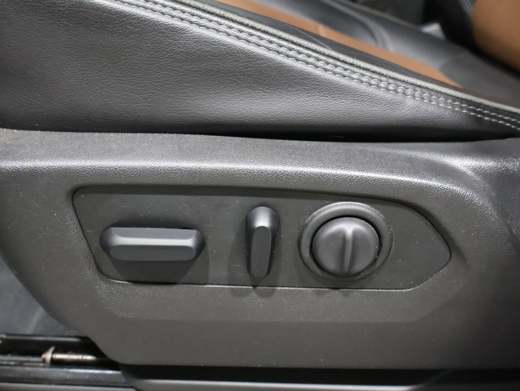 Used 2019 Chevrolet Silverado 1500 High Country image 13