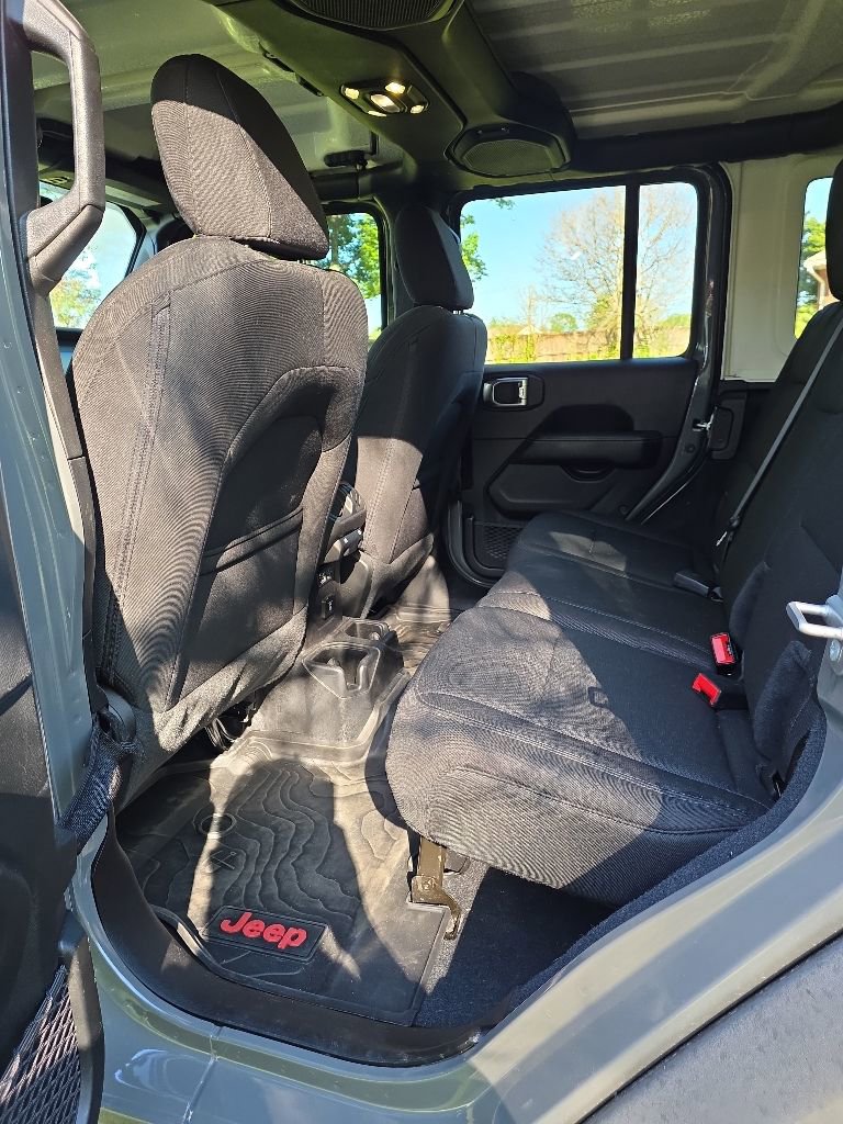 Used 2020 Jeep Wrangler Unlimited Sahara AWD/4WD image 24