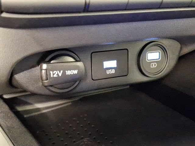 Used 2023 Hyundai Elantra SEL w/ Convenience Package FWD image 24