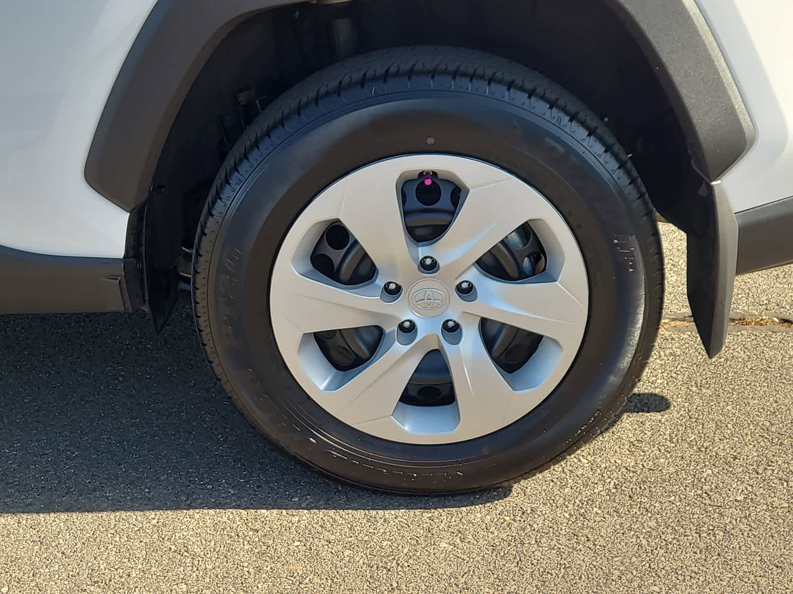 Used 2025 Toyota RAV4 LE AWD/4WD image 16