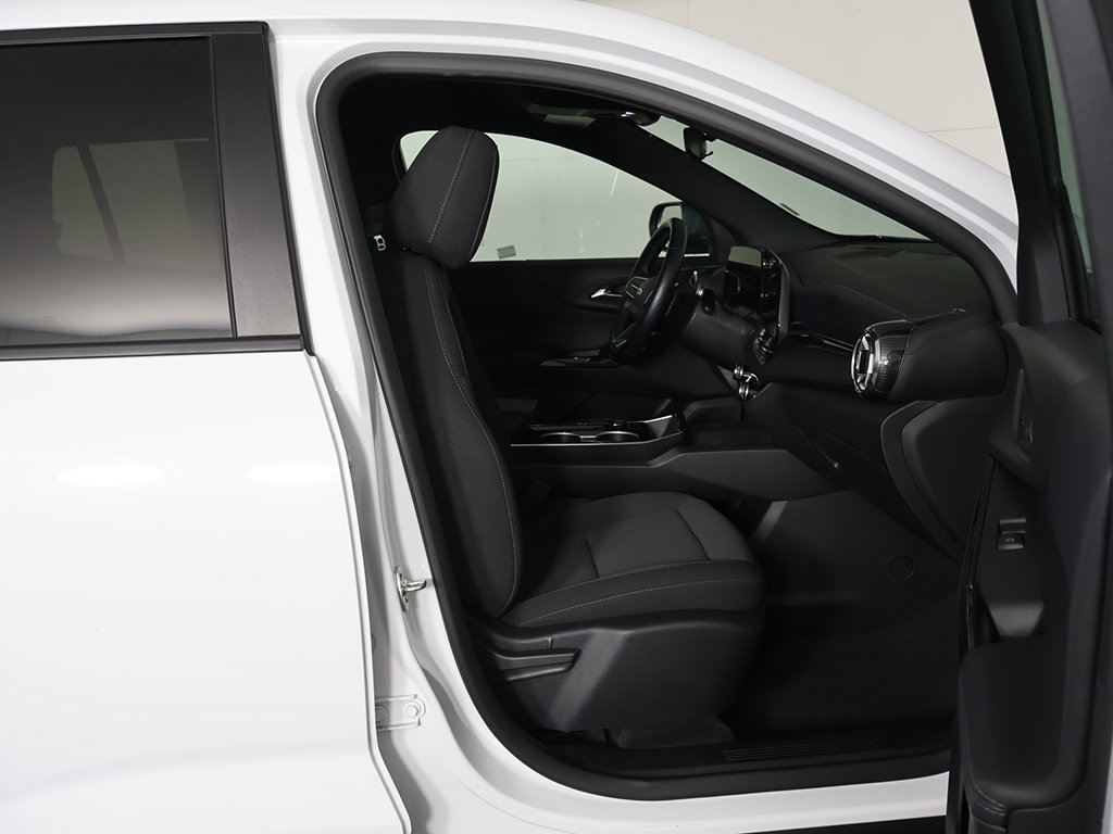 Used 2026 Chevrolet Equinox LT FWD image 29