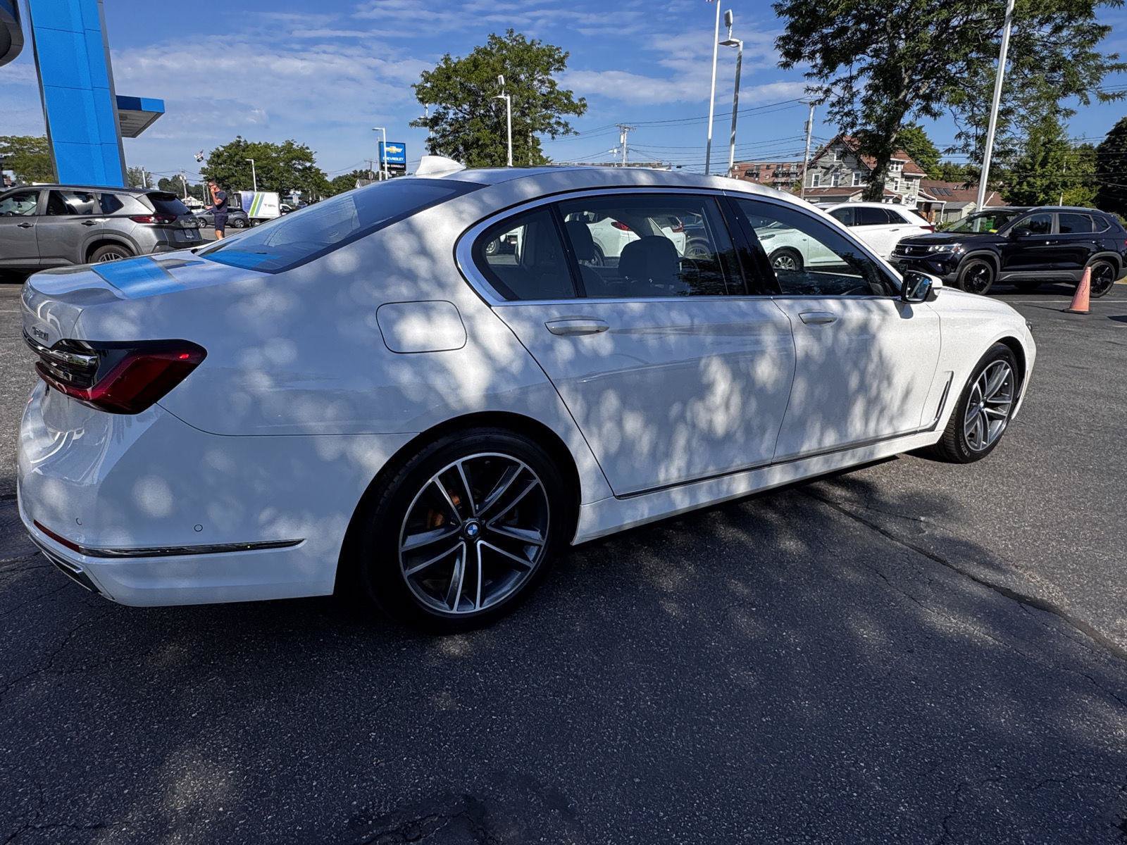 Used 2022 BMW 750i xDrive w/ Executive Package AWD/4WD image 7