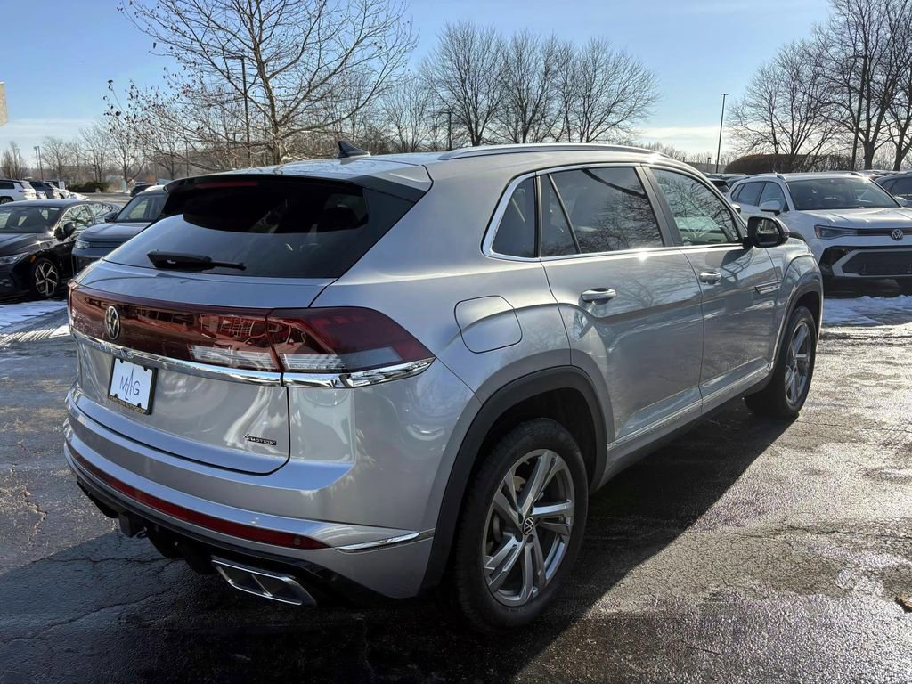 Used 2024 Volkswagen Atlas Cross Sport SEL R-Line image 7