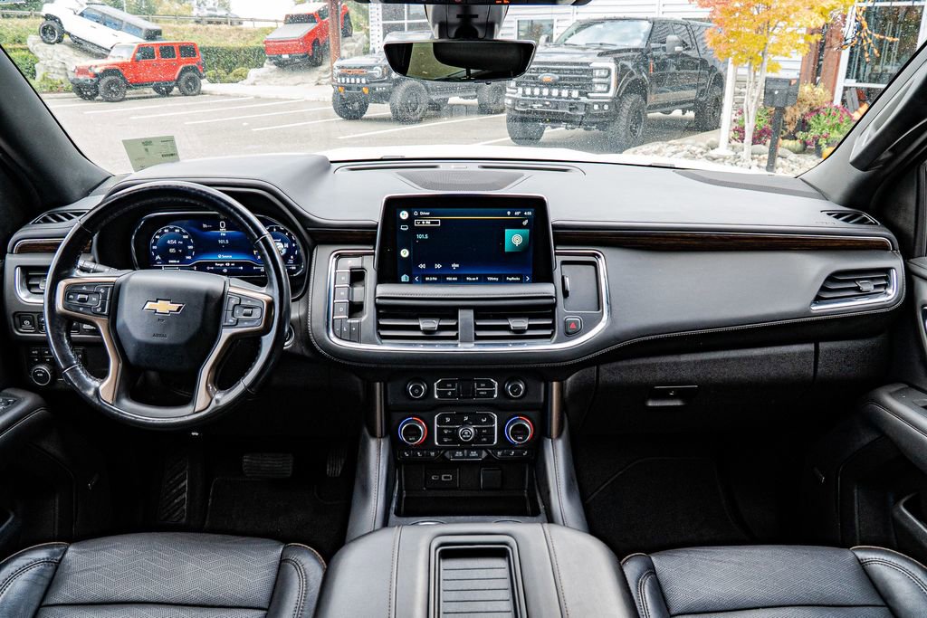 Used 2022 Chevrolet Suburban High Country image 14