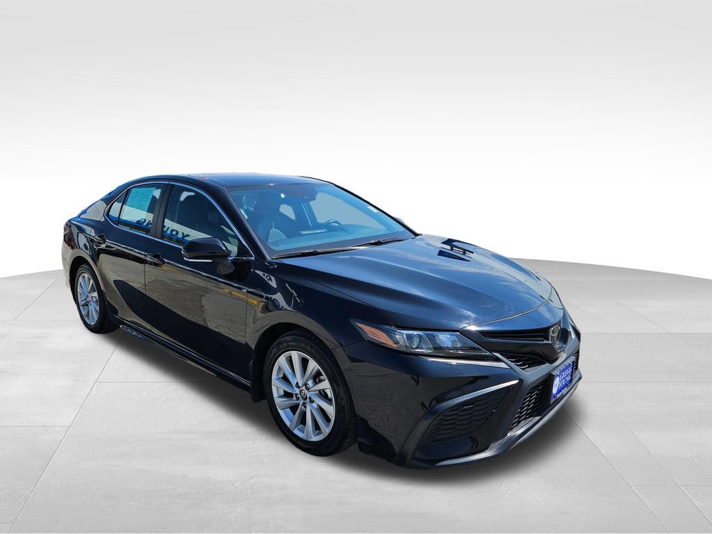 Used 2024 Toyota Camry SE FWD image 3