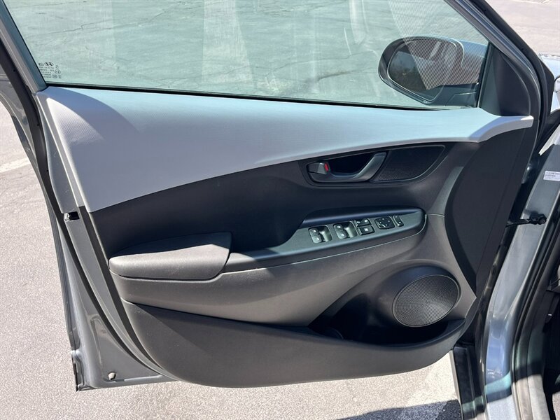 Used 2021 Hyundai Kona SEL AWD/4WD image 16