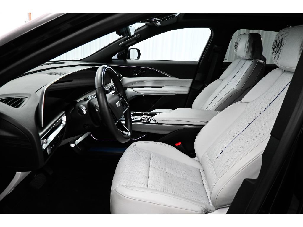 Used 2024 Cadillac Lyriq Luxury RWD image 11