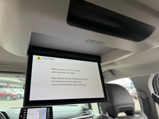 Certified 2024 Toyota Sienna XLE image 32