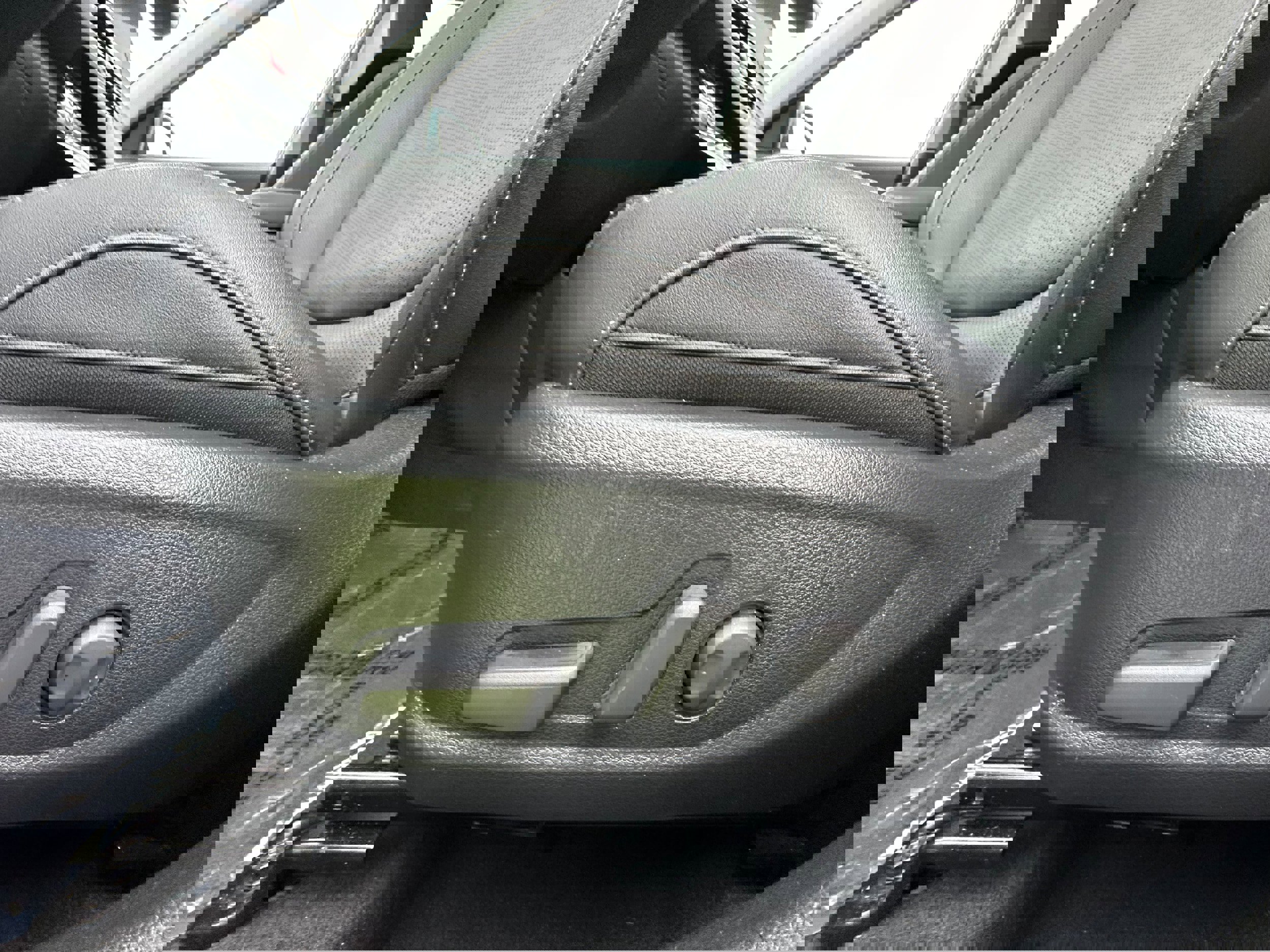 Used 2024 Kia Seltos EX image 23