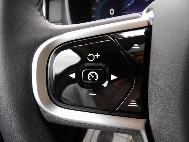 Certified 2025 Volvo XC90 B6 Plus image 16