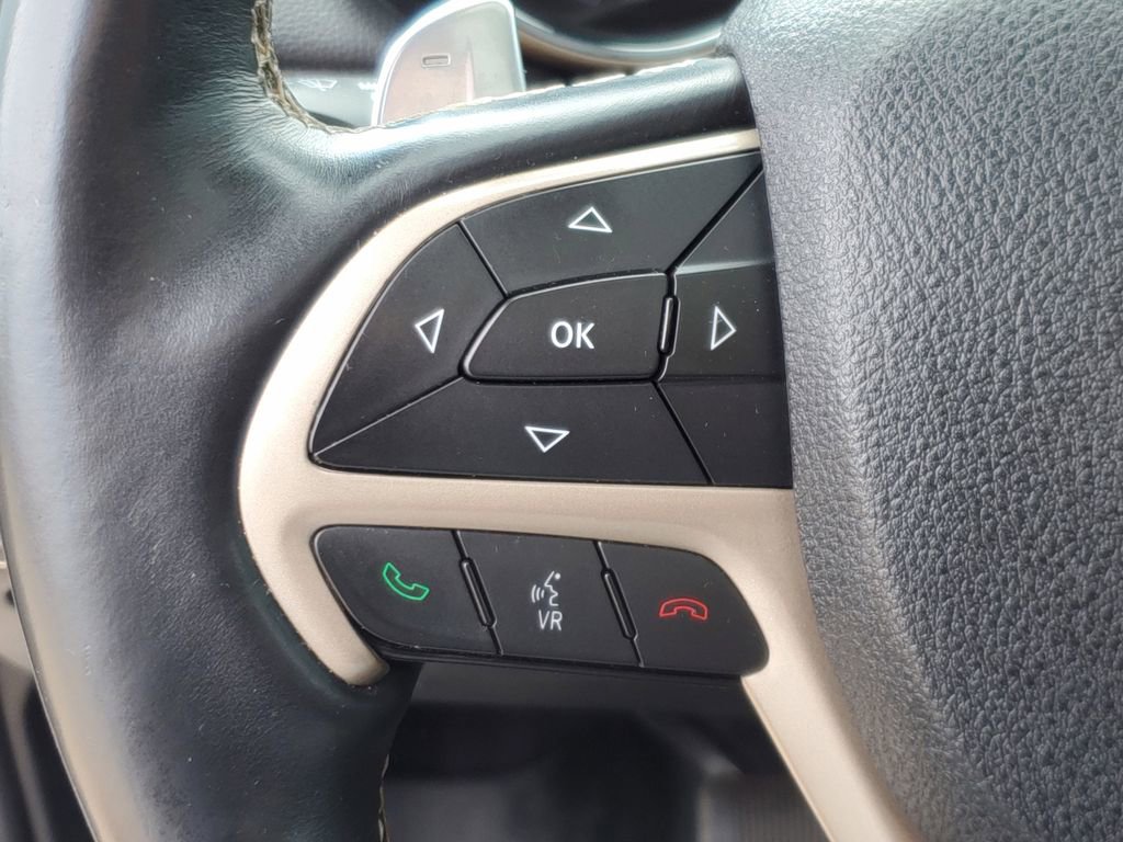 Used 2017 Jeep Grand Cherokee Overland AWD/4WD image 21