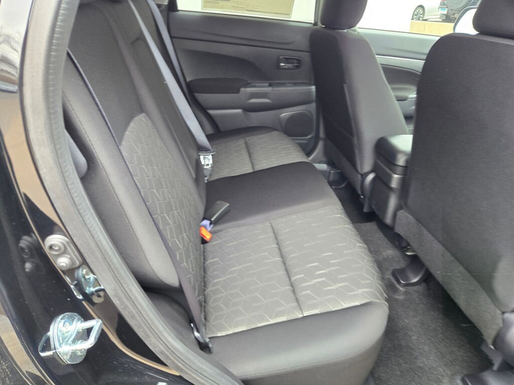 Used 2026 Mitsubishi Outlander Sport ES AWD/4WD image 8
