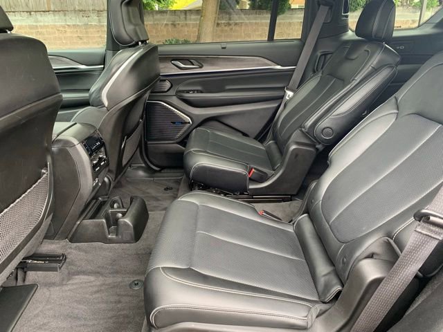 Used 2021 Jeep Grand Cherokee L Overland w/ Luxury Tech Group IV image 19