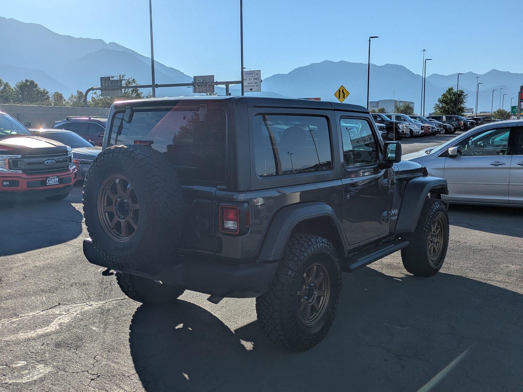 Used 2018 Jeep Wrangler Sport AWD/4WD image 3