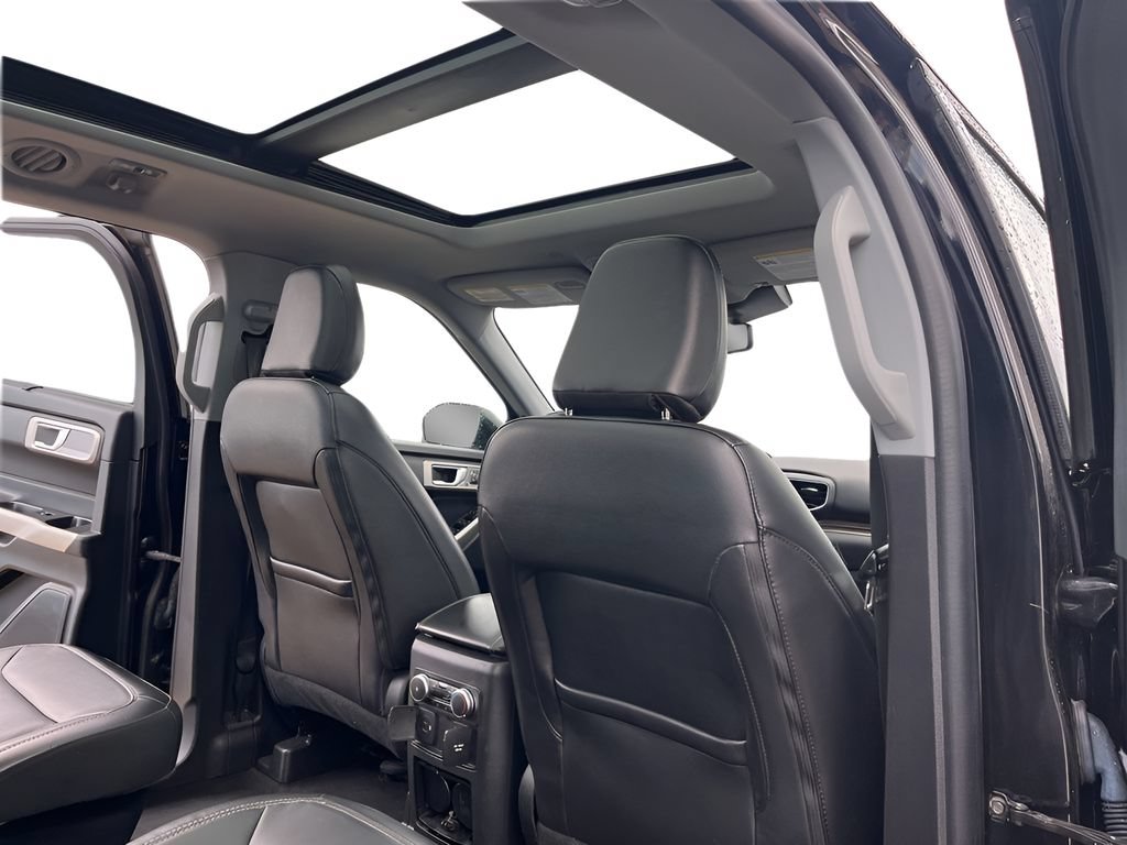 Used 2022 Ford Explorer Limited AWD/4WD image 38
